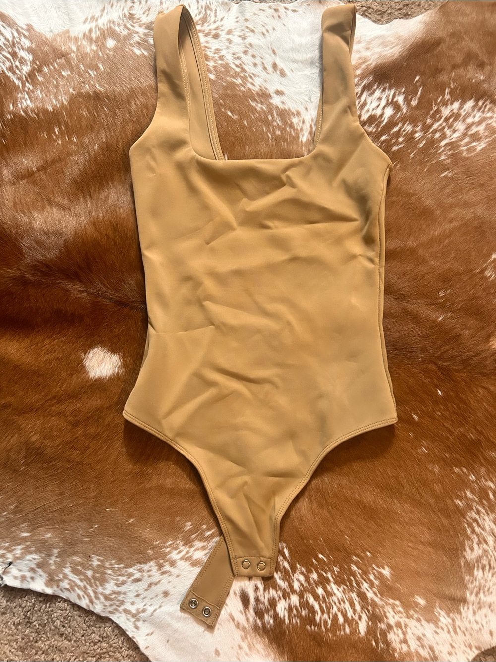Good American tan Square Neck Bodysuit